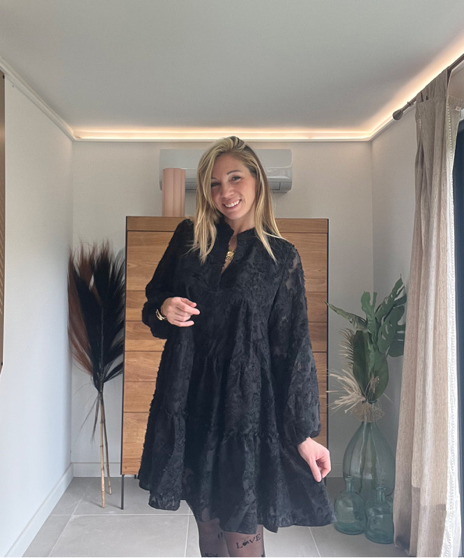 Robe noire forme trapèze