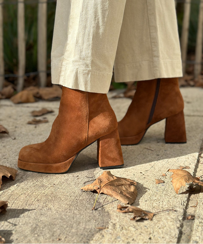 Bottines Semerdjian en daim camel